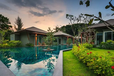 Shared wading pool around the villas