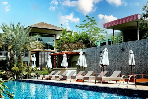 Sun deck beside the swimming pool